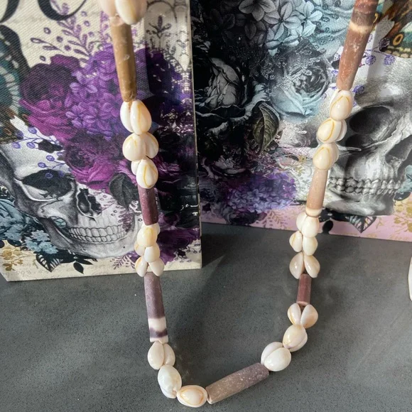 Seashell Necklace 🐚🐚 - Picture 7 of 8